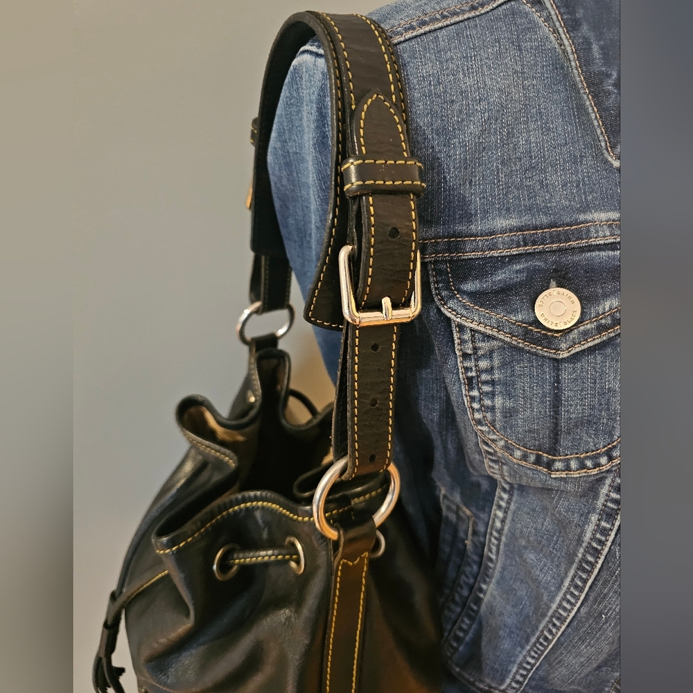 Dooney & Bourke Black Shoulder Bag - Picture 3 of 8